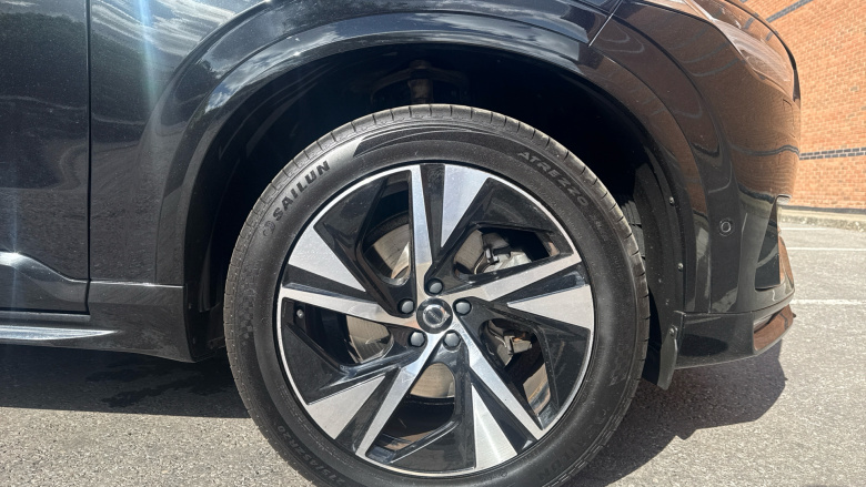 Volvo XC90 2.0 B5D [235] Plus Dark 5dr AWD Geartronic Diesel Estate